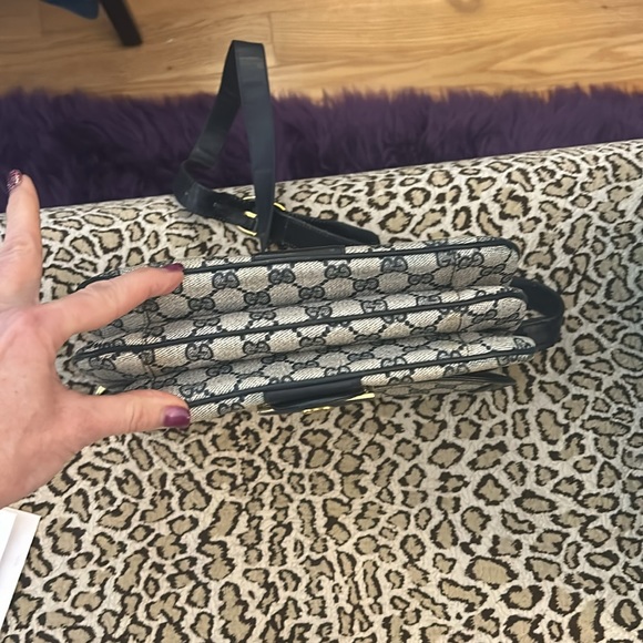 Vintage Gucci is excellent condition - Picture 6 of 13